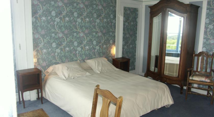 Chateau Le Mialaret Neuvic  Zimmer foto