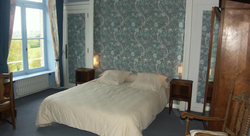 Chateau Le Mialaret Neuvic  Zimmer foto